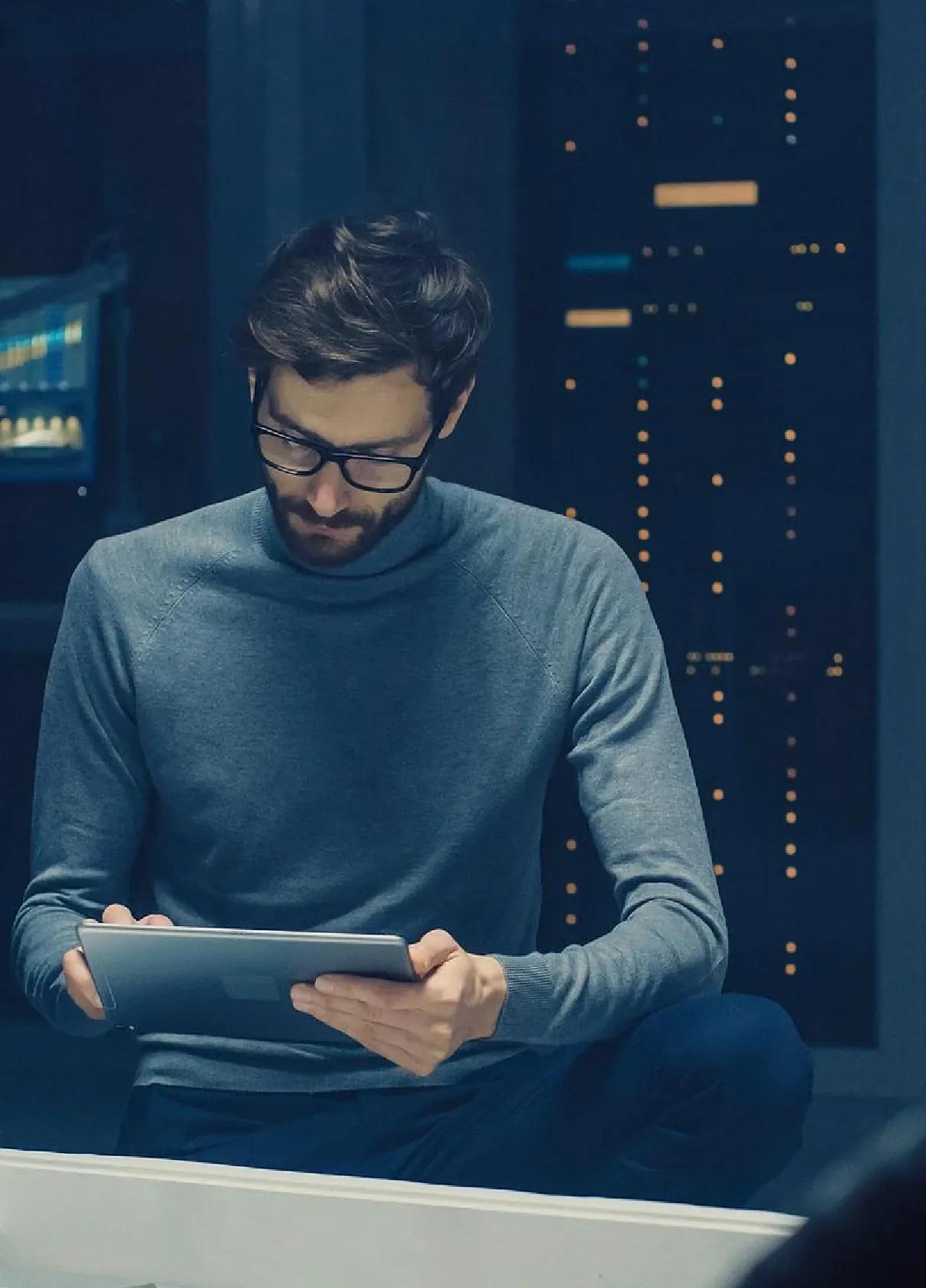 Ingeniero iCAUR con tecnología avanzada